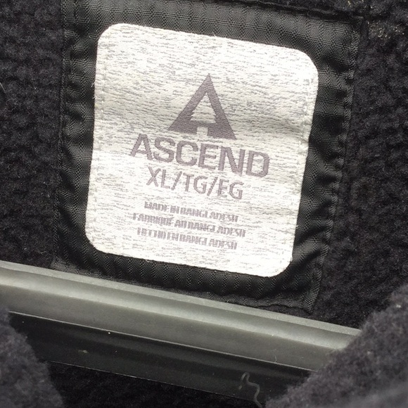 Ascend jacket ranch cowboy travel lodge barn horse show cabin holiday festival - Picture 2 of 8